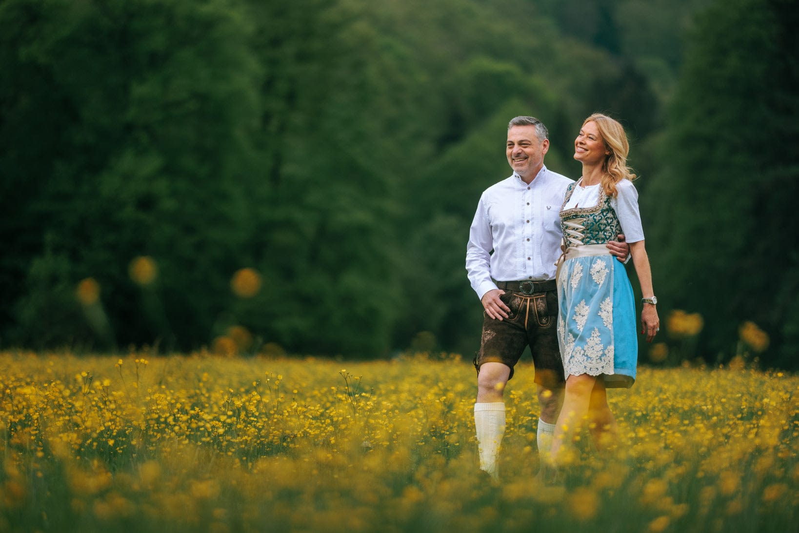 Man and Woman in the Perfect Oktoberfest Outfit | Dirndl and Lederhosen from Bavaria Trachten